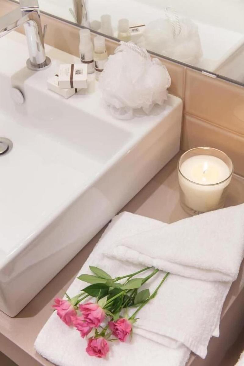 Lahouse Luxury Accommodation image