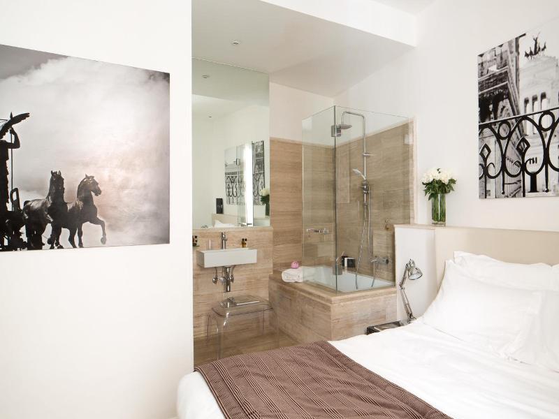 Via Del Corso Home image