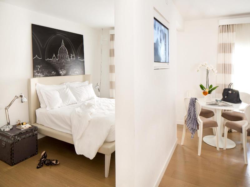 Via Del Corso Home image
