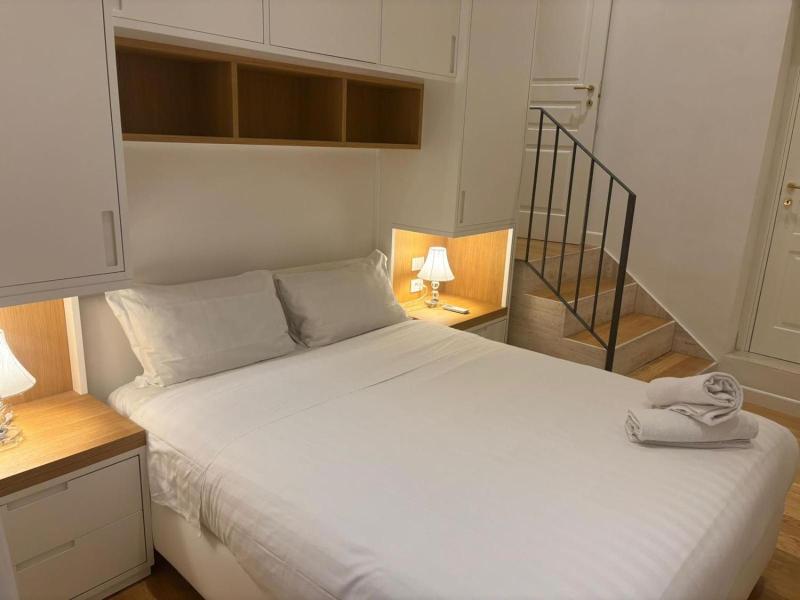 Via Del Corso Home image