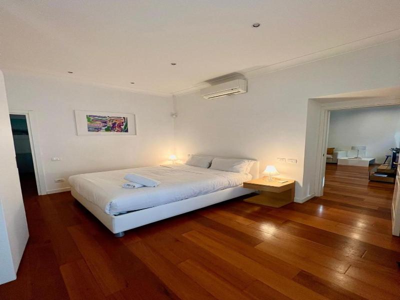 Via Del Corso Home image