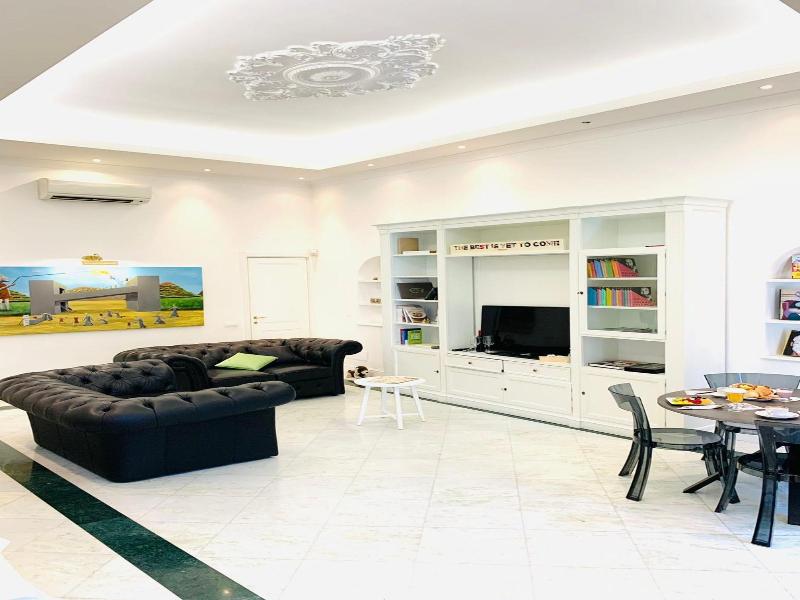 Via Del Corso Home image