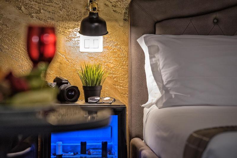 Navona Rooms With Jacuzzi image