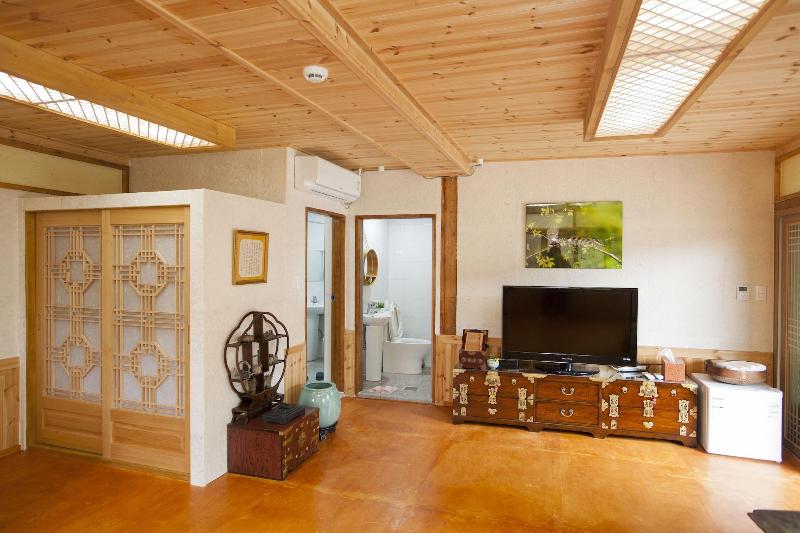 The Hanok image
