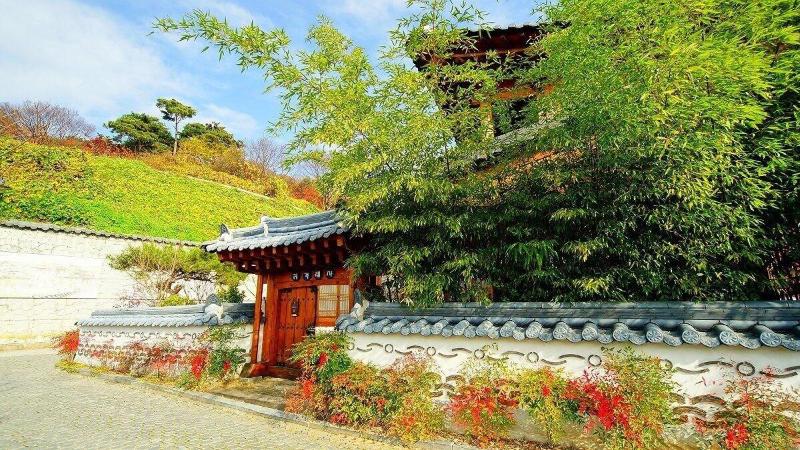 Jeonju Gwigeoraesa Hanok Stay image