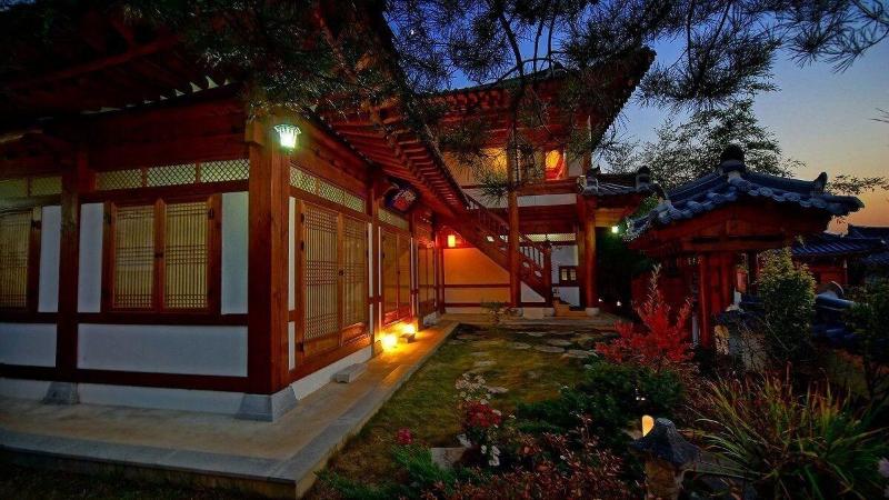 Jeonju Gwigeoraesa Hanok Stay image