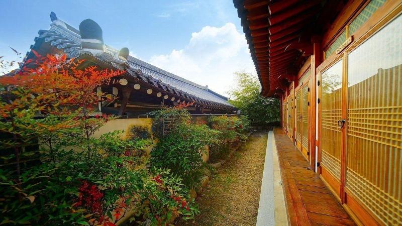 Jeonju Gwigeoraesa Hanok Stay image