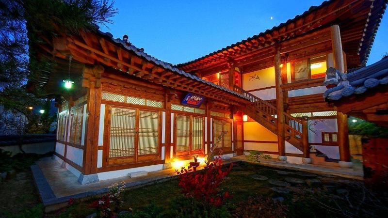 Jeonju Gwigeoraesa Hanok Stay image