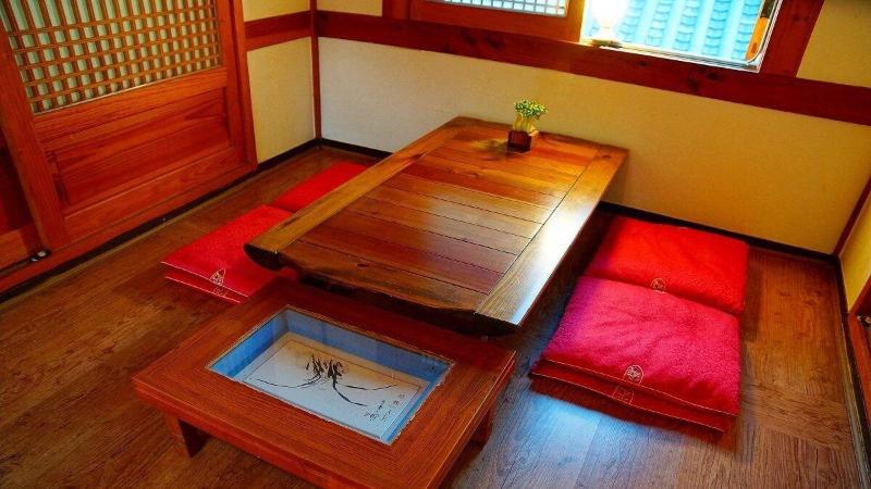 Jeonju Gwigeoraesa Hanok Stay image
