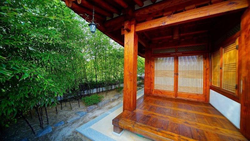 Jeonju Gwigeoraesa Hanok Stay image