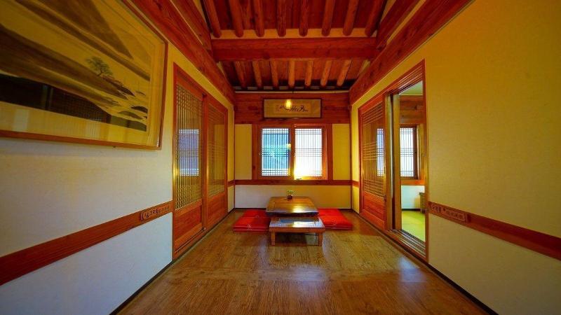 Jeonju Gwigeoraesa Hanok Stay image