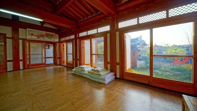 Jeonju Gwigeoraesa Hanok Stay image