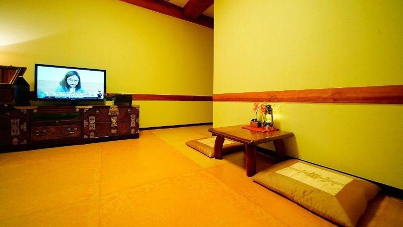 Jeonju Gwigeoraesa Hanok Stay image