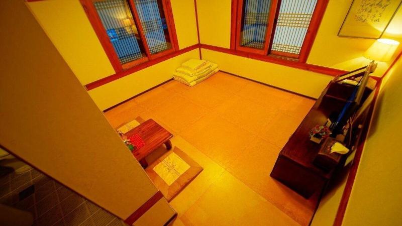 Jeonju Gwigeoraesa Hanok Stay image