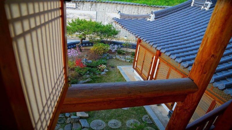 Jeonju Gwigeoraesa Hanok Stay image