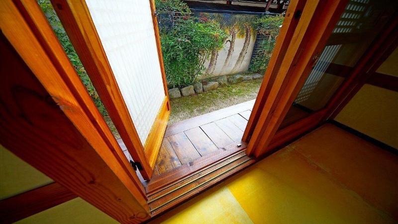 Jeonju Gwigeoraesa Hanok Stay image
