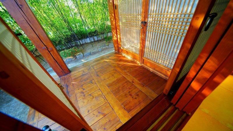 Jeonju Gwigeoraesa Hanok Stay image
