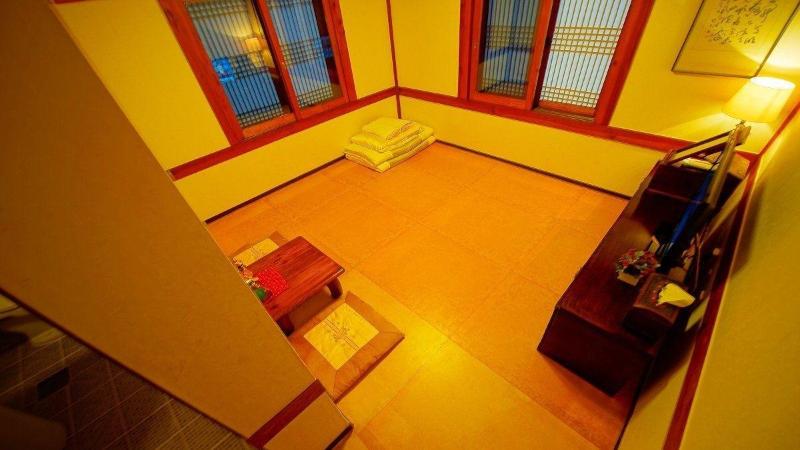 Jeonju Gwigeoraesa Hanok Stay image