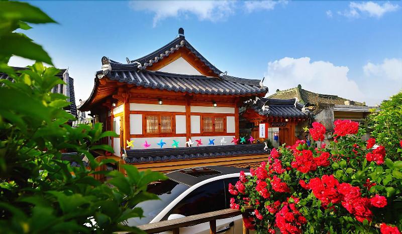 Beautiful House Hanok Stay image