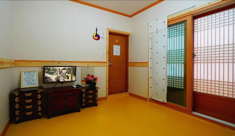 Beautiful House Hanok Stay image