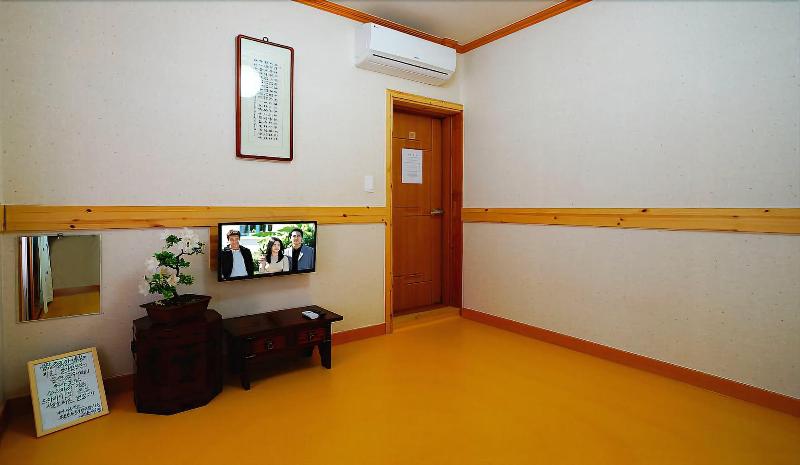 Beautiful House Hanok Stay image