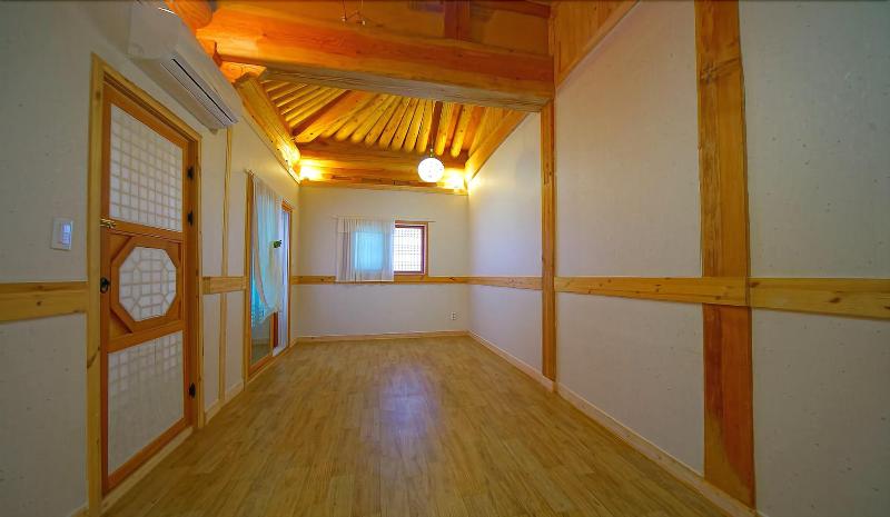 Beautiful House Hanok Stay image