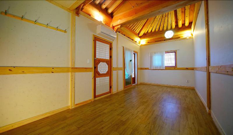 Beautiful House Hanok Stay image