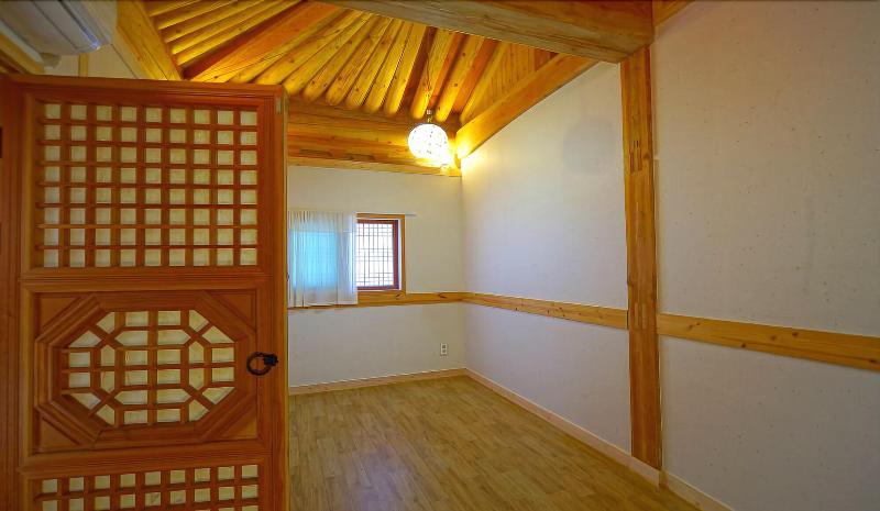 Beautiful House Hanok Stay image