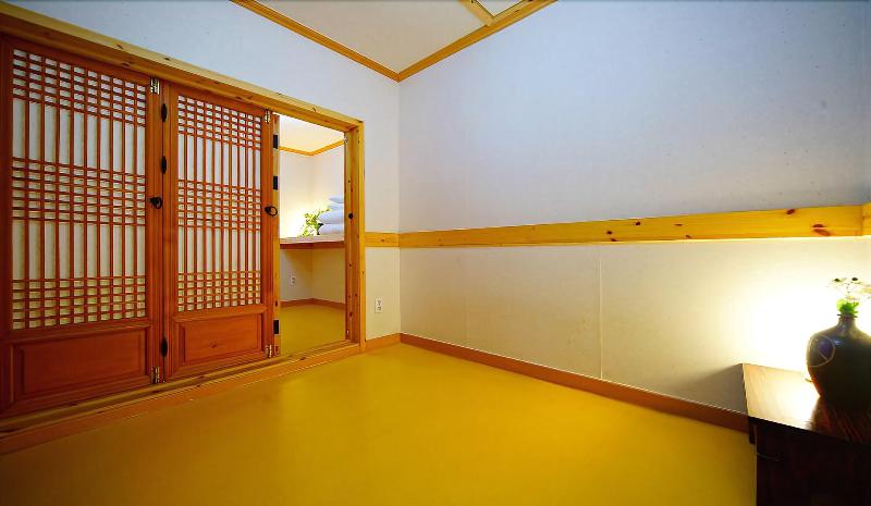 Beautiful House Hanok Stay image