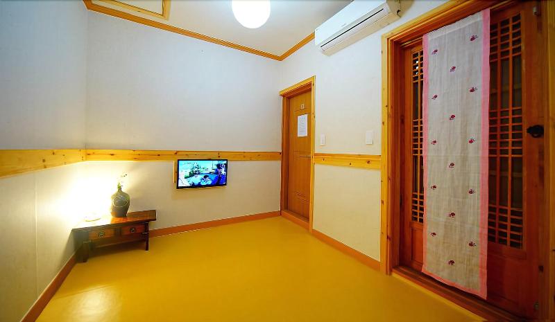 Beautiful House Hanok Stay image
