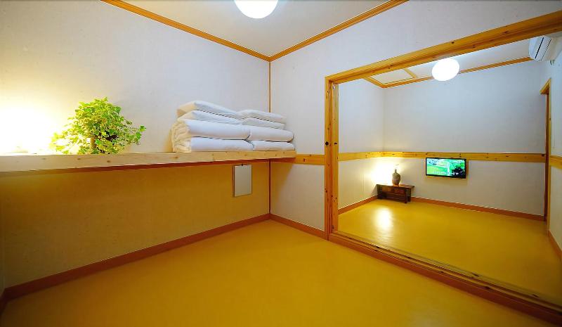 Beautiful House Hanok Stay image