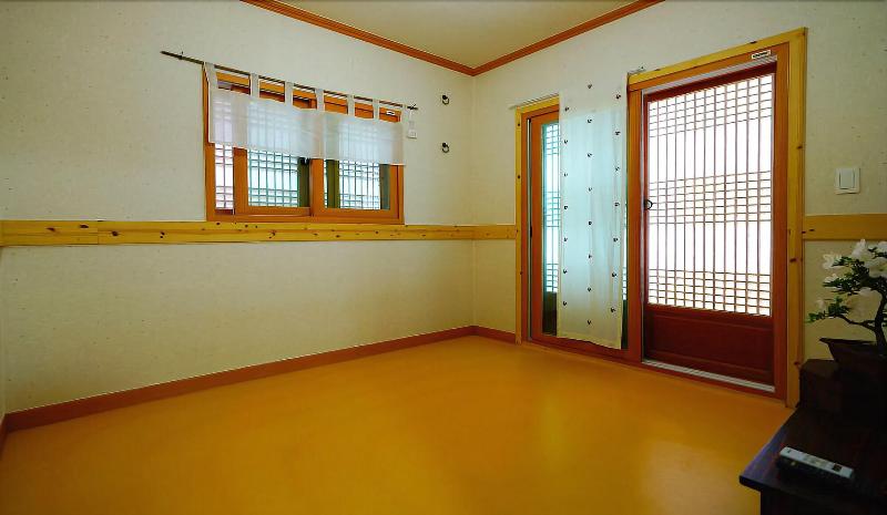 Beautiful House Hanok Stay image