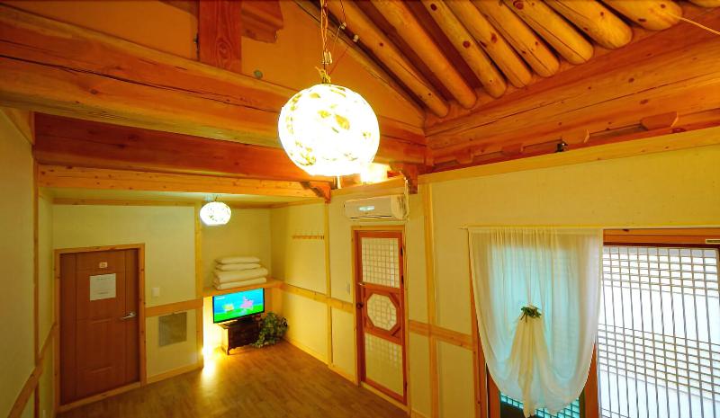 Beautiful House Hanok Stay image