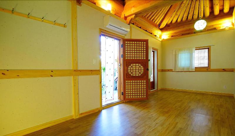 Beautiful House Hanok Stay image