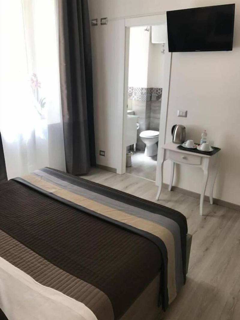 Angolo Di Roma image
