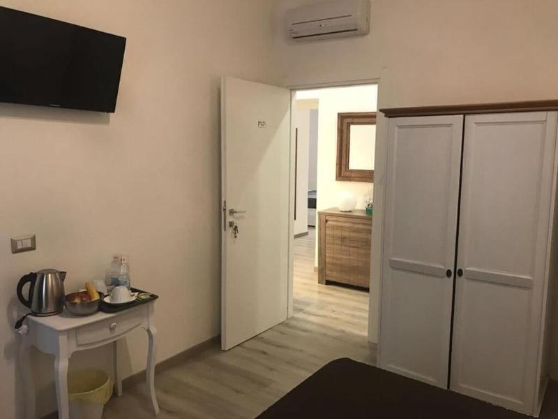 Angolo Di Roma image