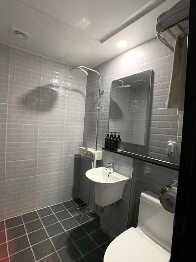 Renaissance Hotel - Hostel image