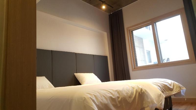 Renaissance Hotel - Hostel image