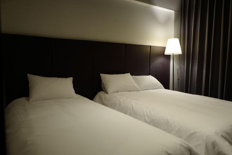 Renaissance Hotel - Hostel image