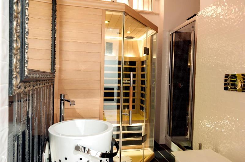 Two Chic Guesthouse image