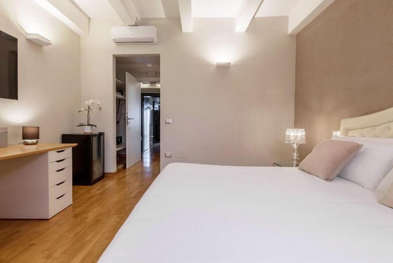 Martini Rooms Castello image