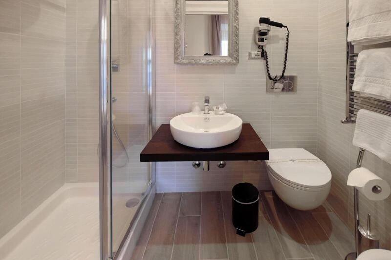 Cdr Guest House image