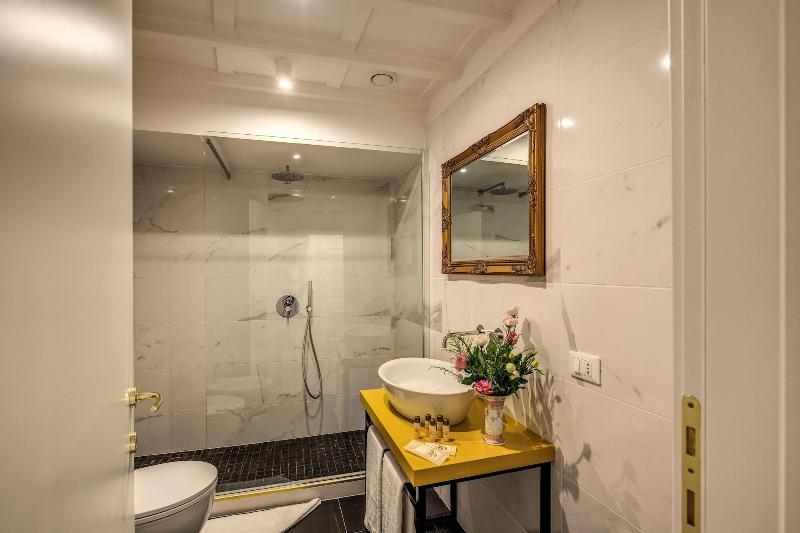 Little Queen Pantheon Residence image