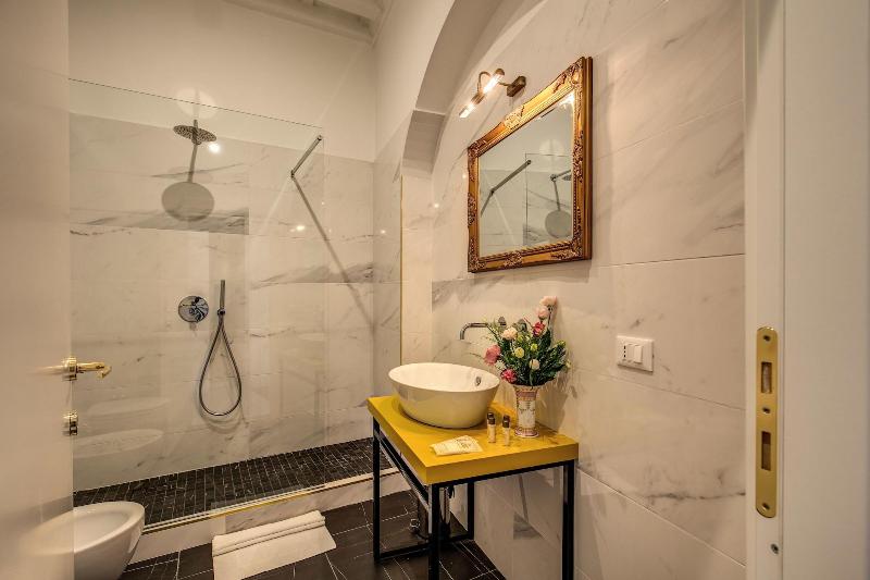 Little Queen Pantheon Residence image