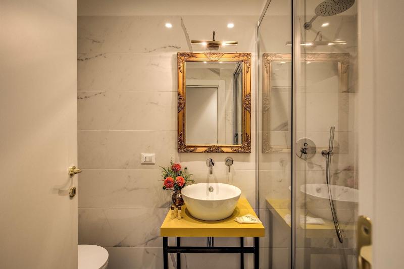 Little Queen Pantheon Residence image