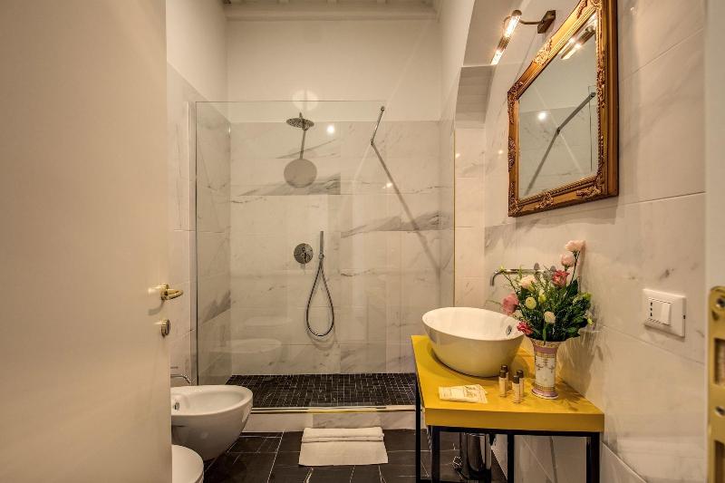Little Queen Pantheon Residence image