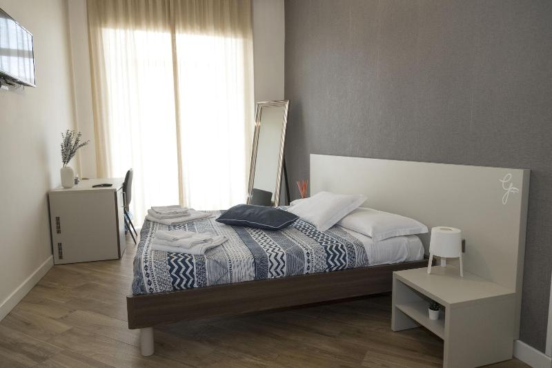 Garibaldi Rooms image