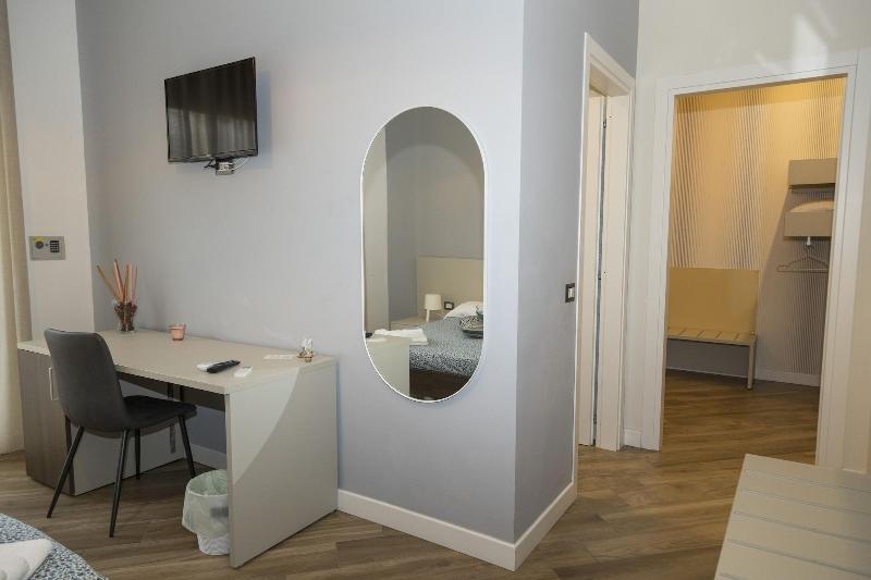 Garibaldi Rooms image