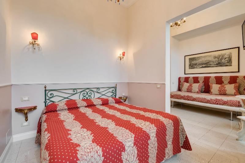 Rome Charming Suites image