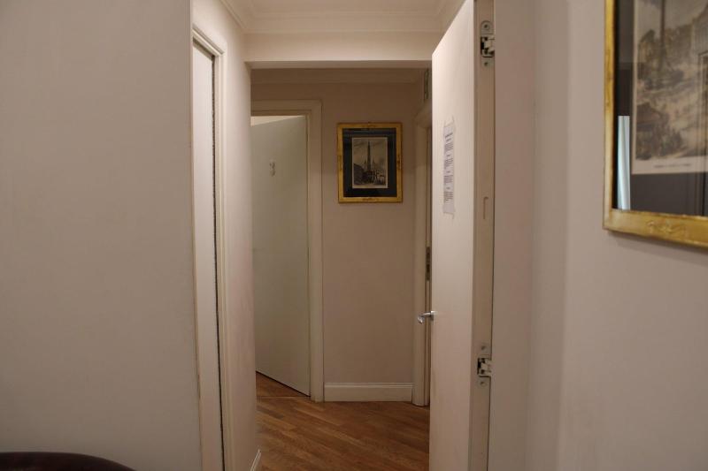 Casa Claudia Giulio Cesare image